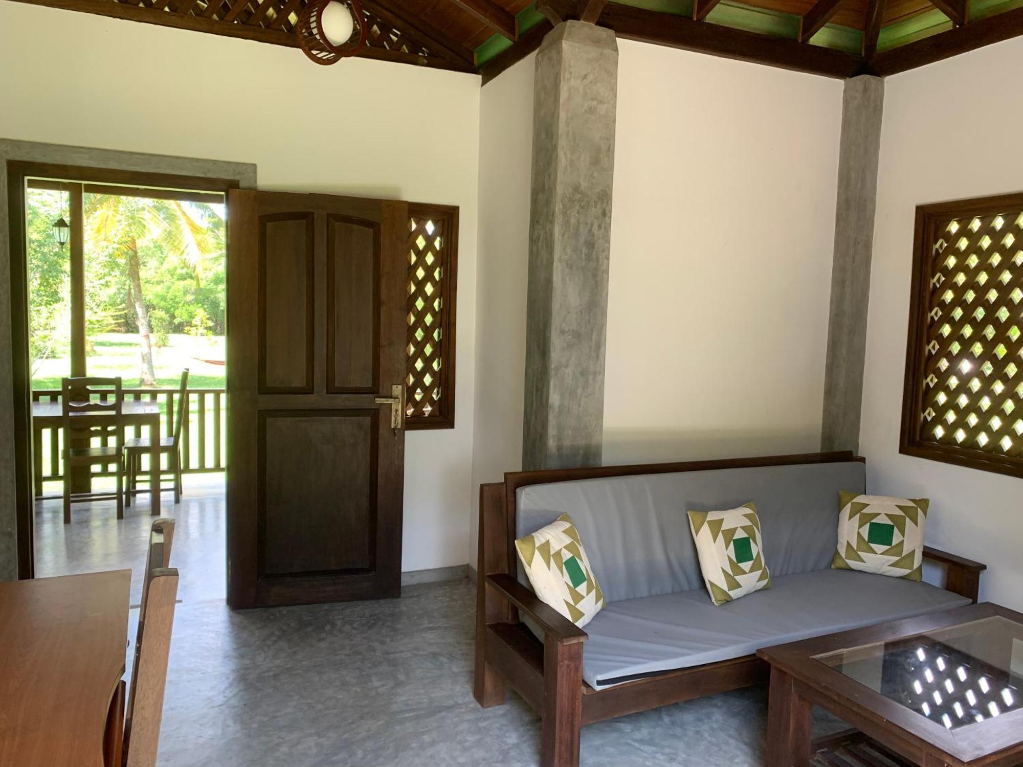 Villa De Lagoon View Tangalle Extérieur photo