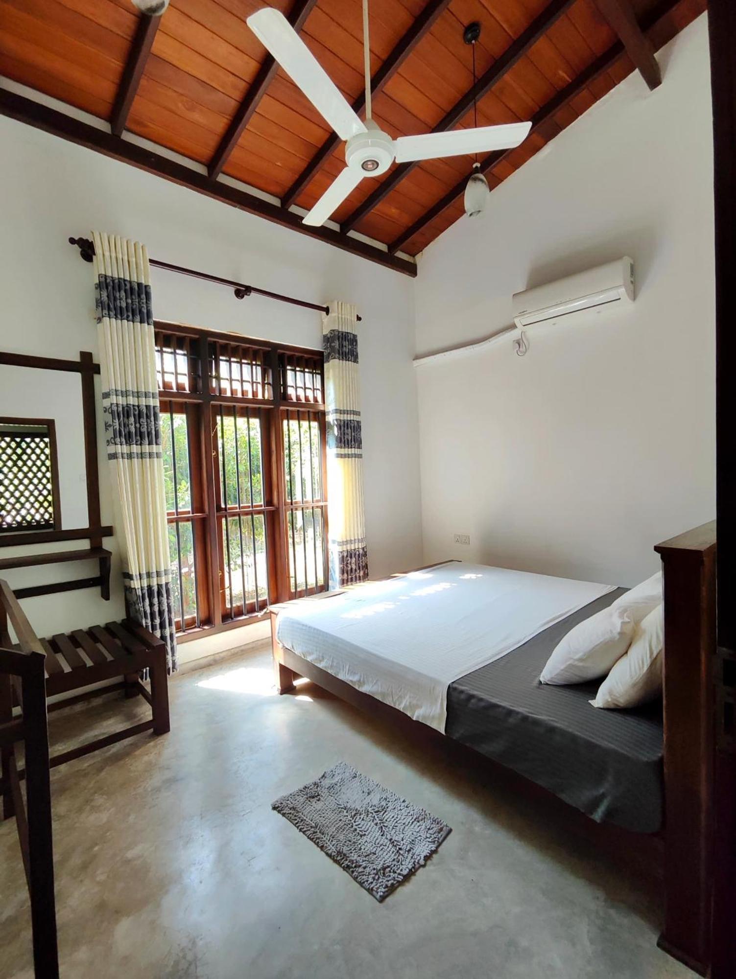 Villa De Lagoon View Tangalle Extérieur photo